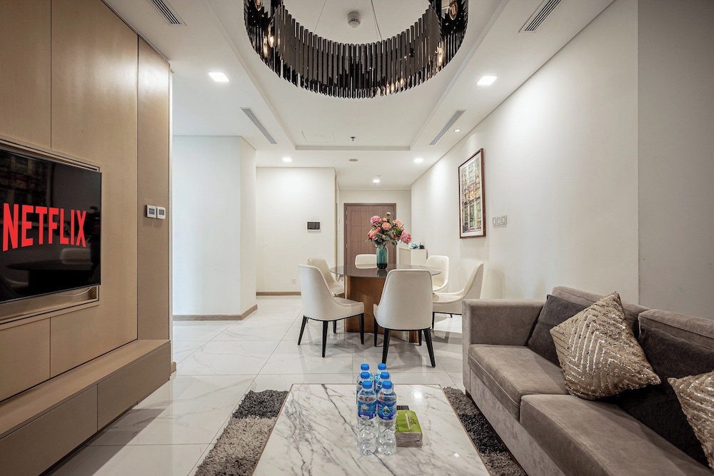 Somi Luxstay Landmark 81