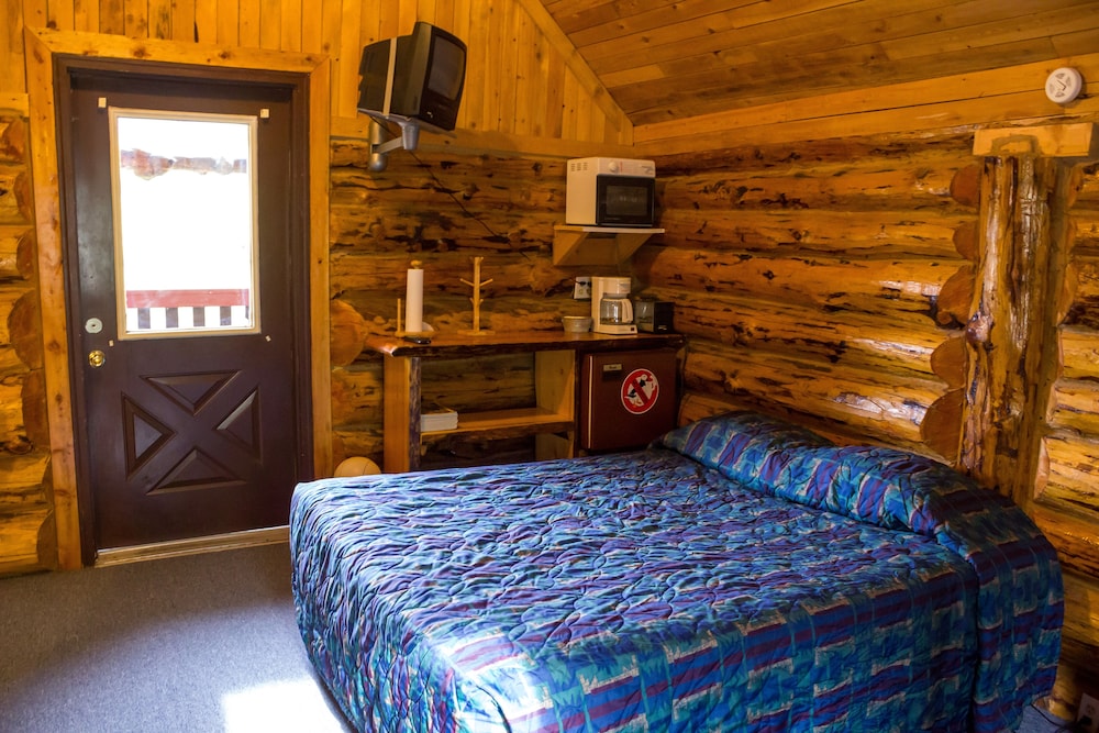 Midnight Sun Log Cabins