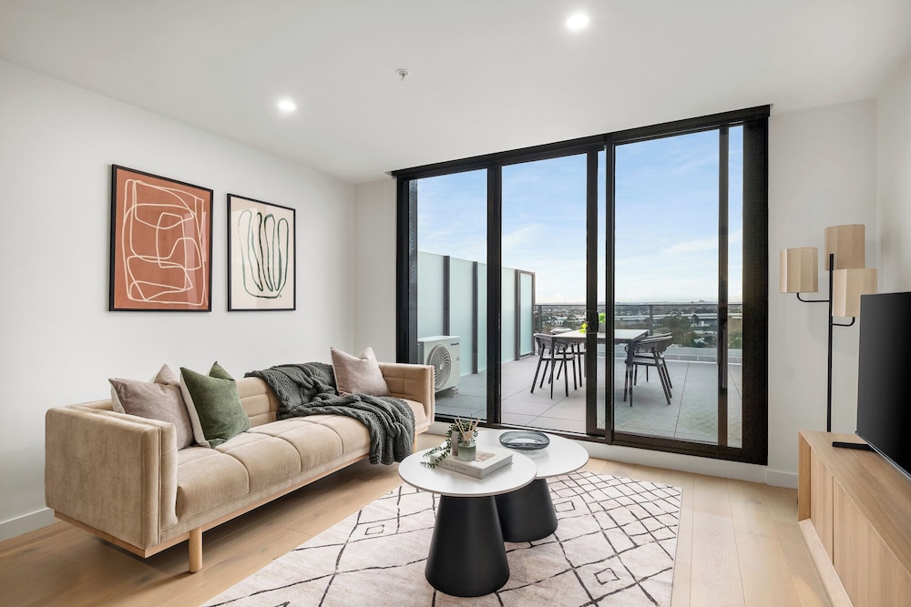 Hobson Apartments by Urban Rest