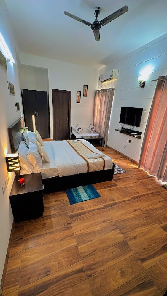 Pearl Suites at Omex Enternity