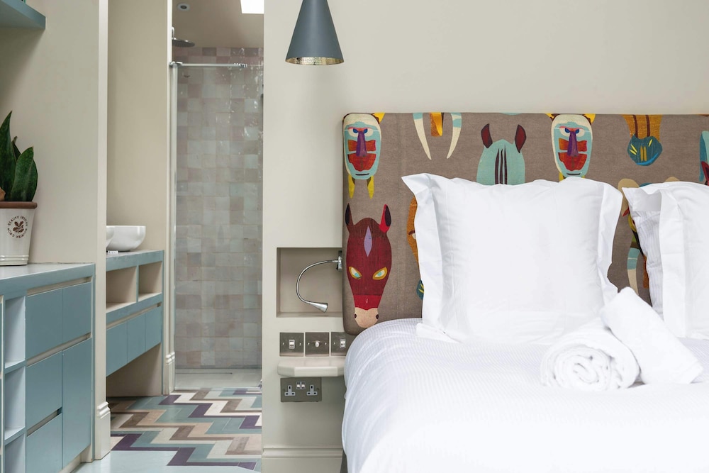 Fantastic 4 Bed House in Iconic Camden