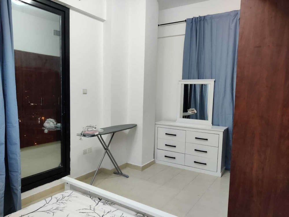 1BR in Dubai Marina Near Metro