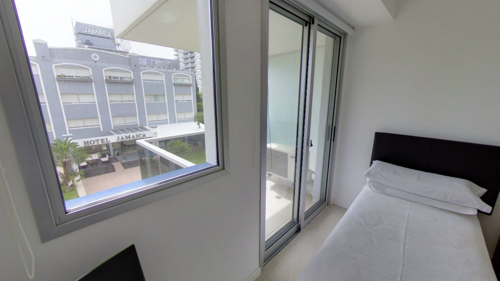 Arenas del Mar Apartments