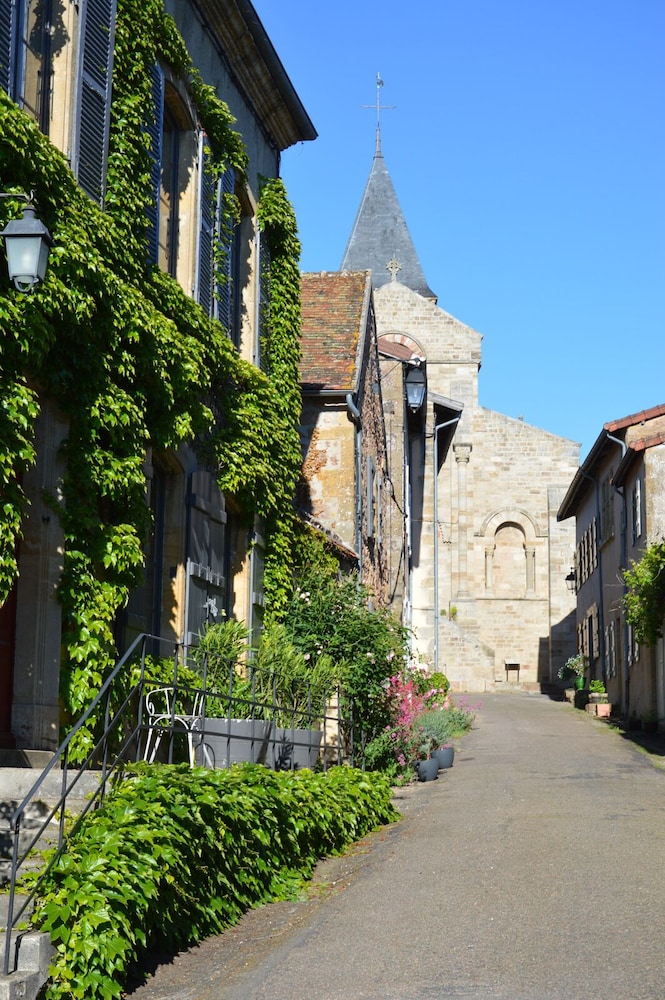 Maison D'hôtes "les Tillets" view 2