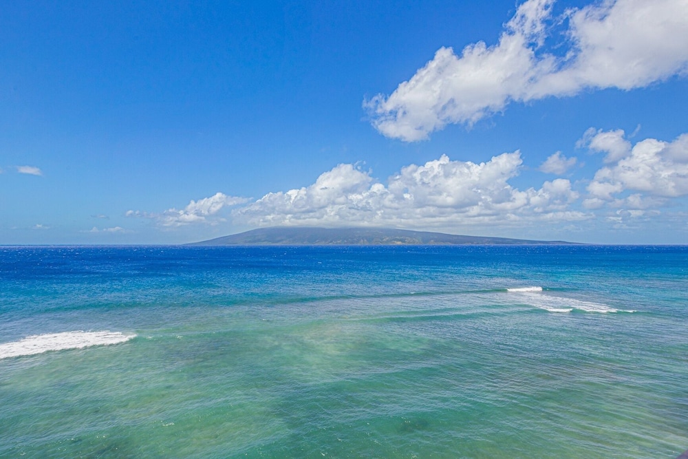 Maui Kai 805 Ocean View 1 bedroom/1 bath 1 Condo by RedAwning view 2