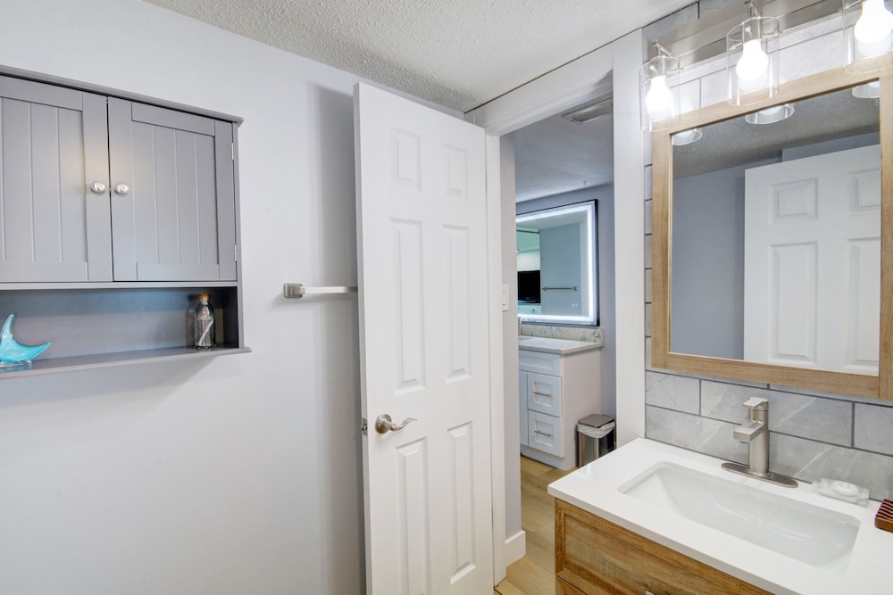 146 El Matador 2 Bedroom Condo
