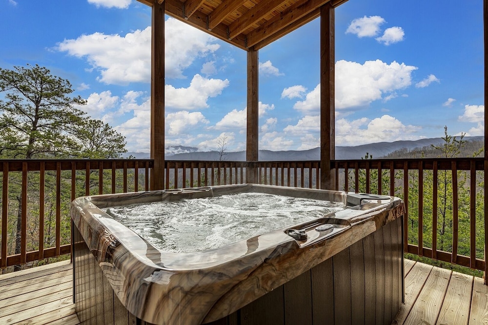 A Bear-riffic View - 4 Bedrooms, 4.5 Baths, Sleeps 14 4 Cabin by RedAwning view 4