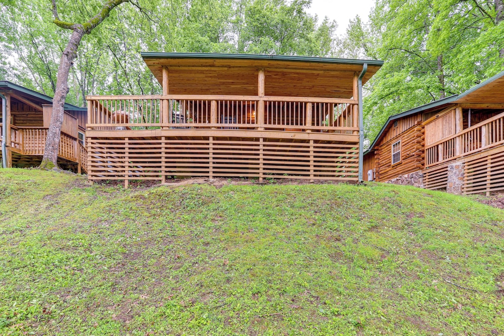 Deck & Views: Little Red River Retreat!