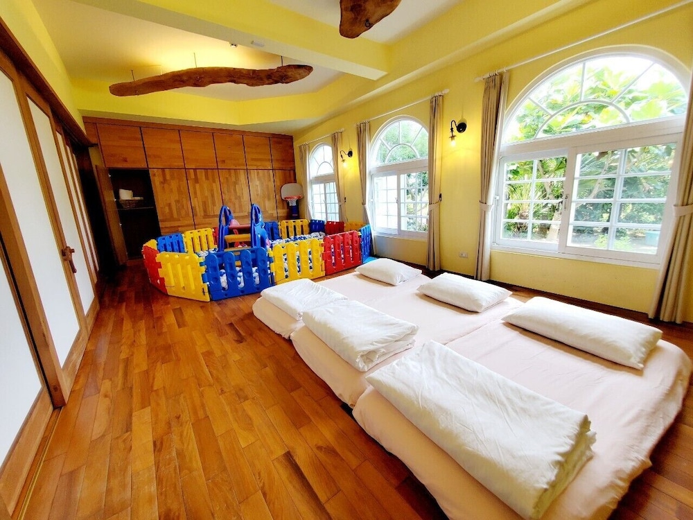 Bonjour Bebe Hostel