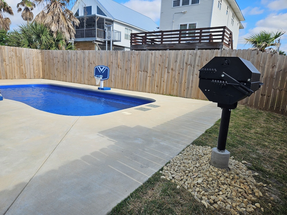 Dreezy's Hideaway by Southern Vacation Rentals