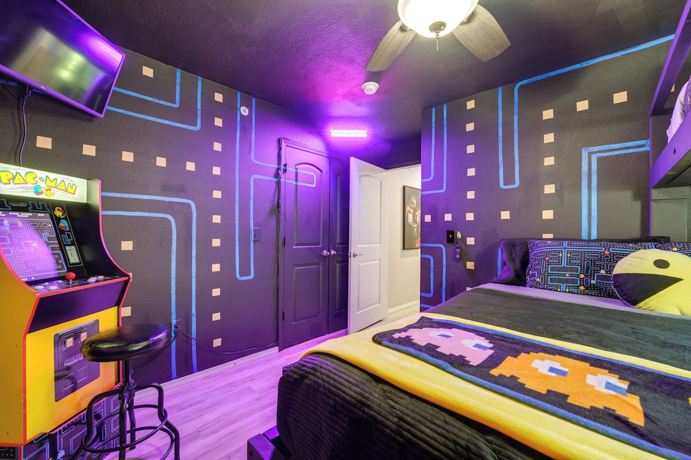 'groovy Games Getaway' Holiday Stay in Branson!