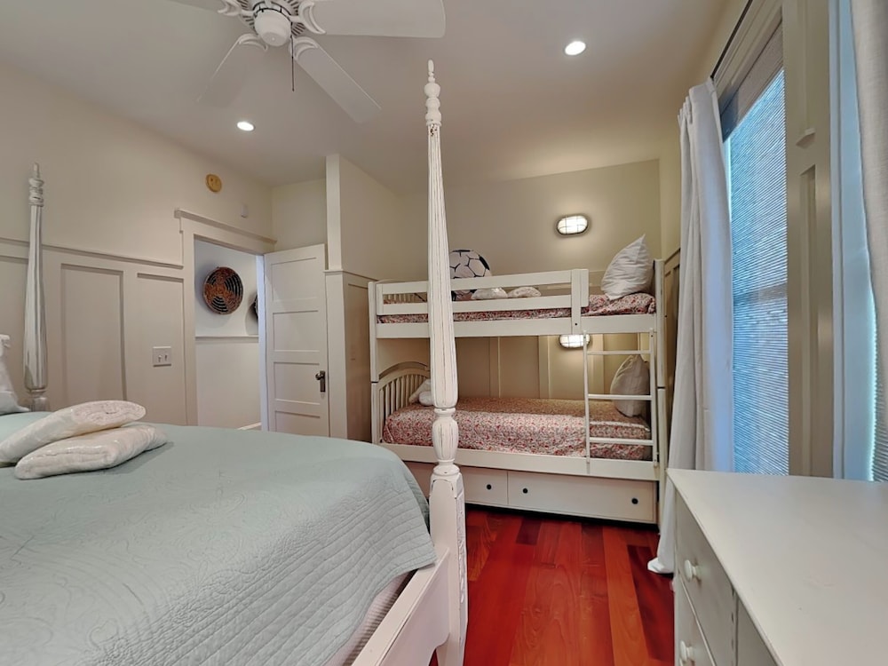 Windansea by Topsail Realty