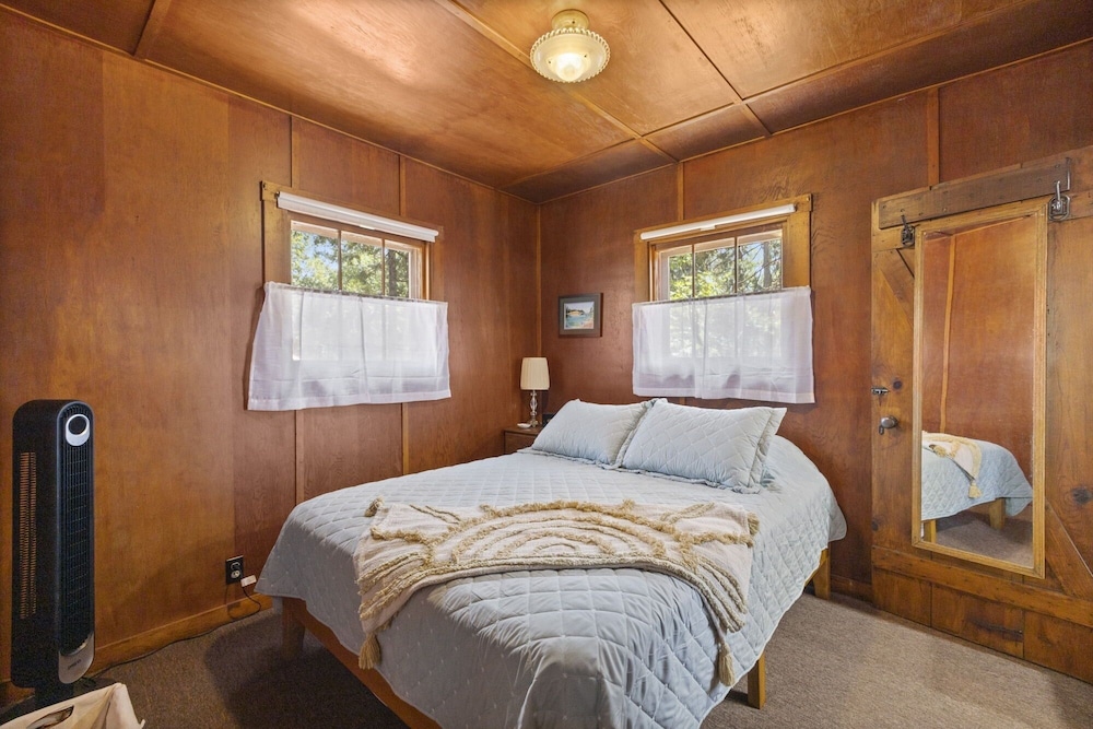 The Nest 4 Bedroom Cabin by Redawning view 2