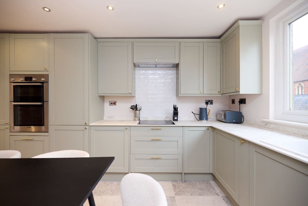 The Kensal Green Place - Modish 2bdr Flat With Study Room