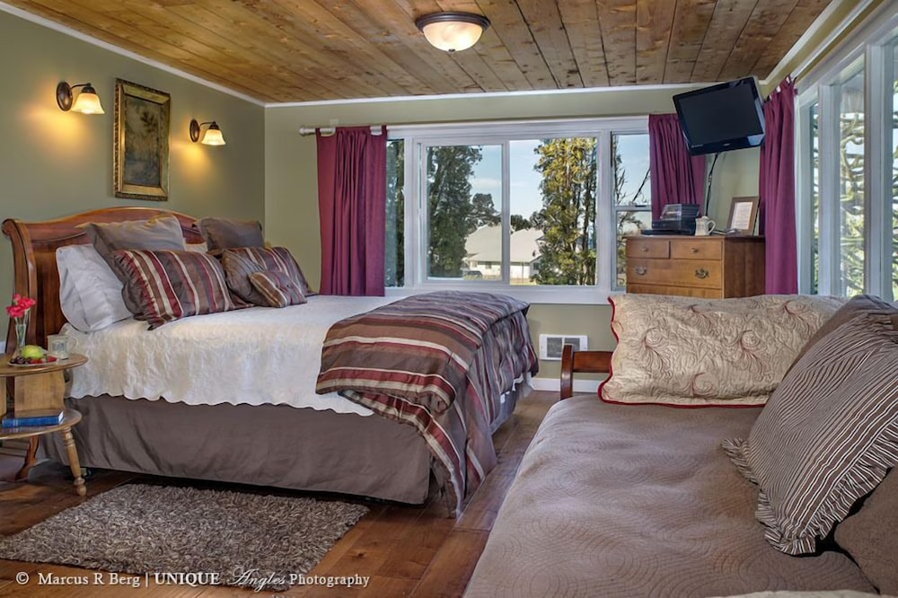Miller Tree Inn view 3