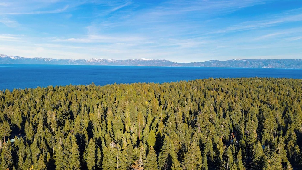 Cozy Tahoe Retreat w/ Hot Tub, Movie Room & Forest Views Tahoma Getaway by Avantstay