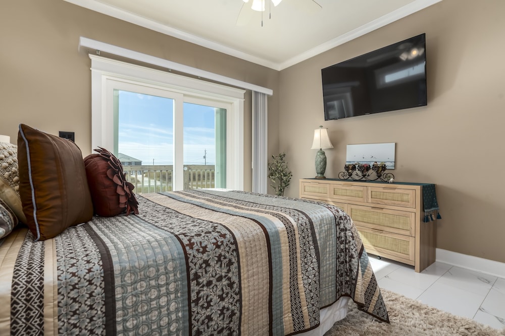 Bay Breeze - 2420 Bienville 4 Bedroom Home