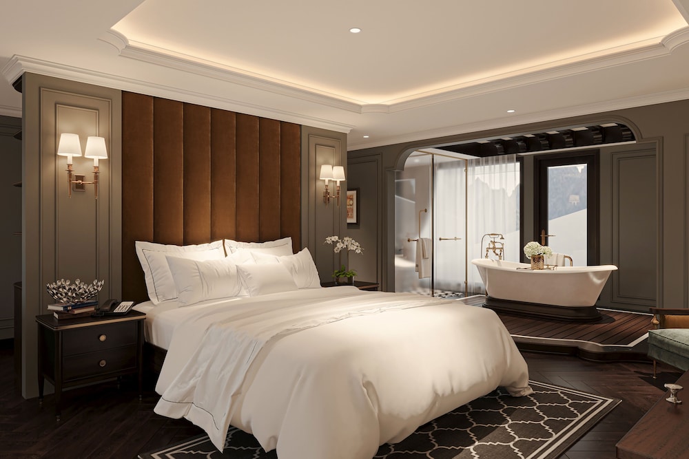 Aime'e Luxury Cruise