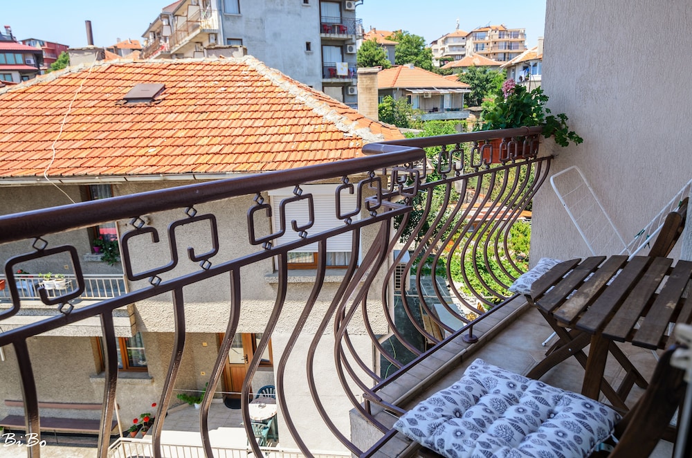 Dom Mladenovi B&B