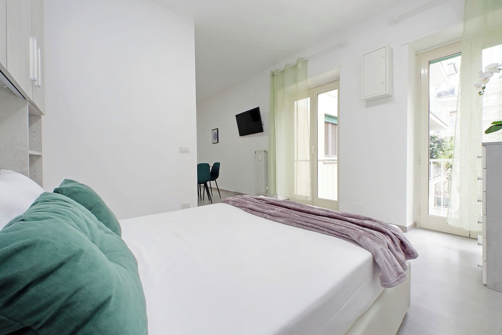 YCH Bagnera Suites