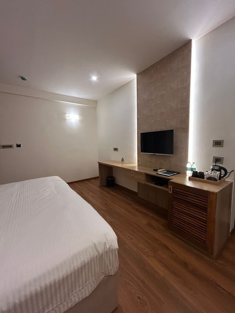 FERNWOOD HOTELS AND RESORTS