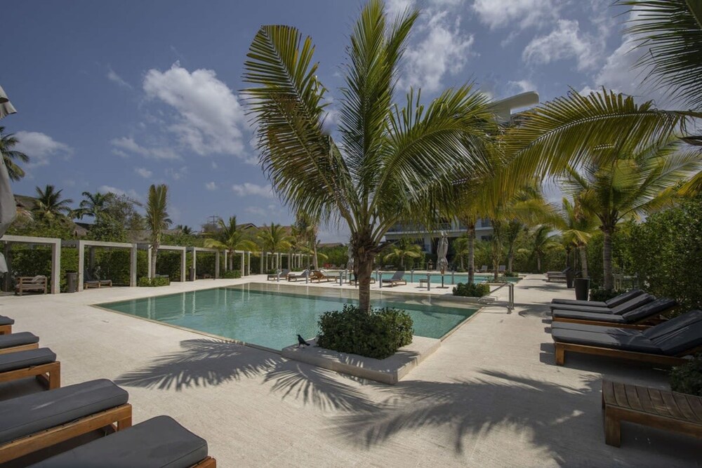 w Stunning 1BR With Pool in Cartagena