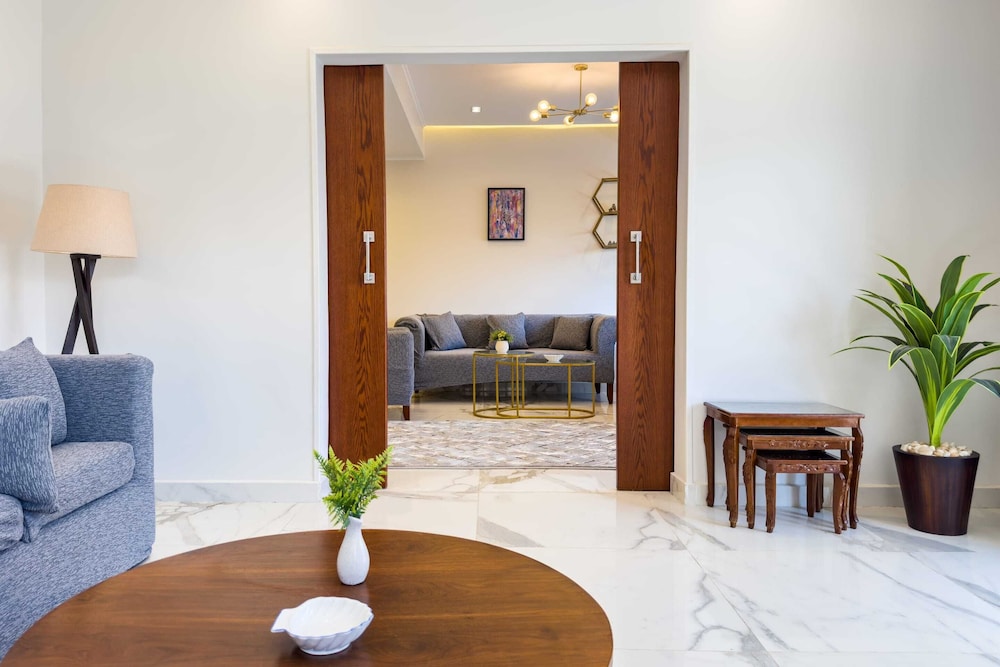 Xuru Stays I The 2bdr Emerald Pearl @ Heart of Heliopolis