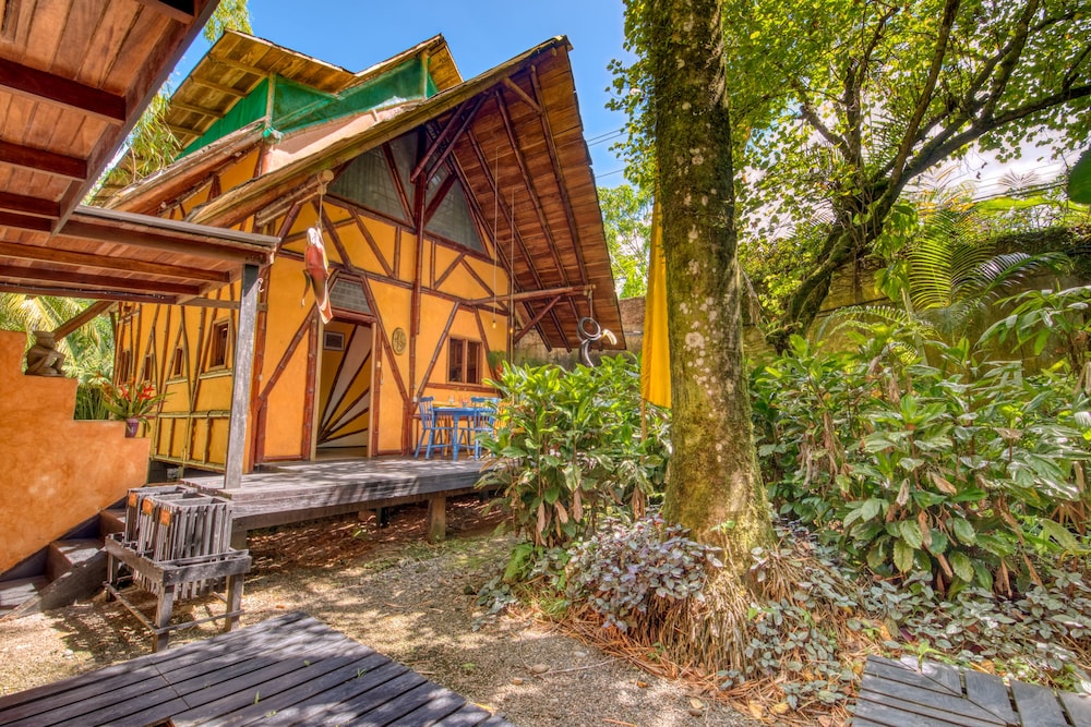 Tree House Beachfront Lodge