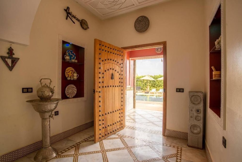 Villa Familiale De 5 Chambres Avec Piscine