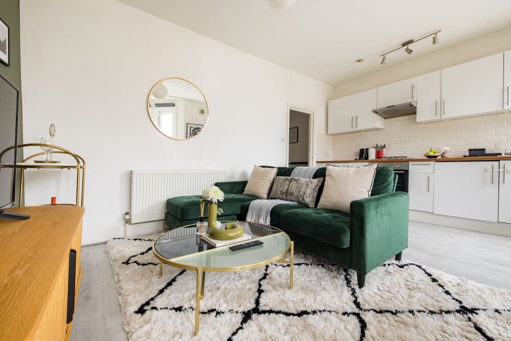 The Brockwell Park Place - Bright 2bdr Flat