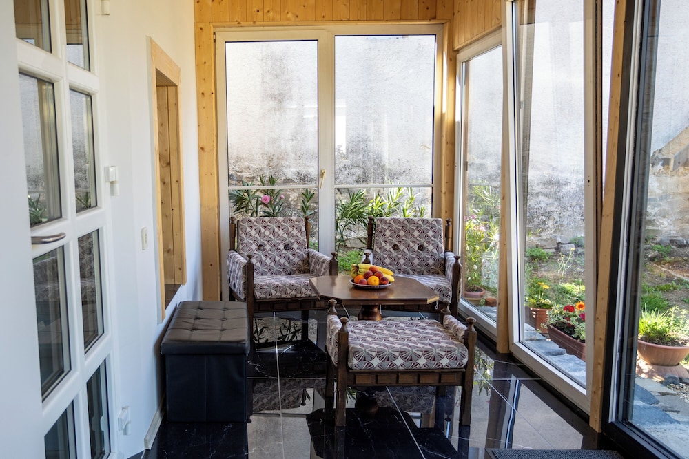 Nora Guest House