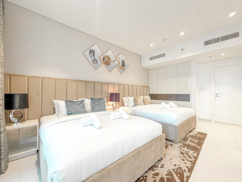DAMAC Bay's Edge by DVH Luxe Retreats