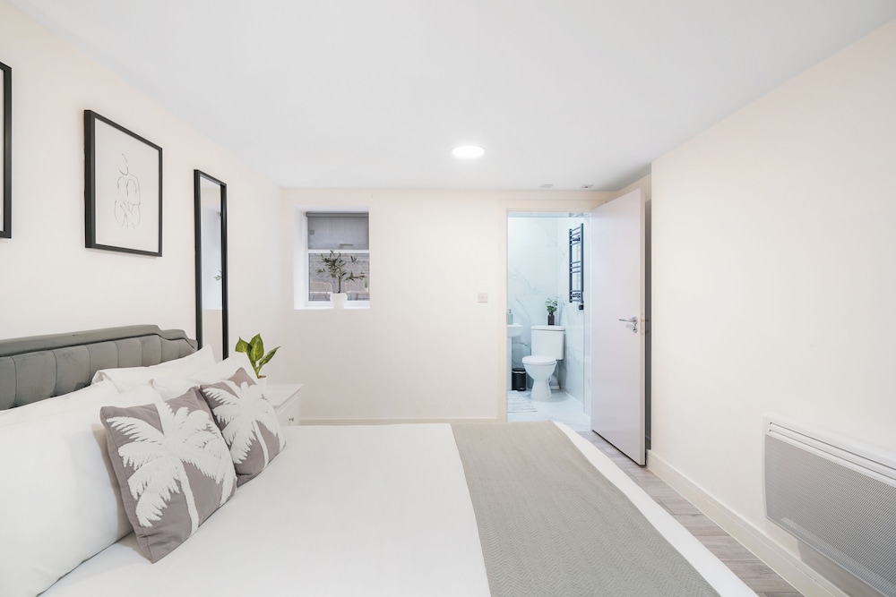 Shirland Road Flat