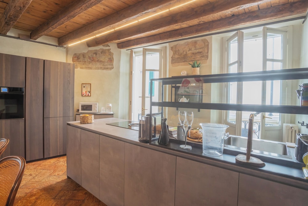Pantero Apartment by Rent all Como