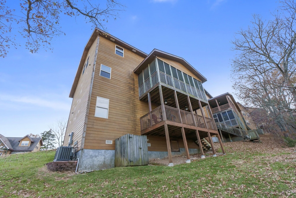 Kemper's Cabin by Silver Dollar City - Ideally Located view 2