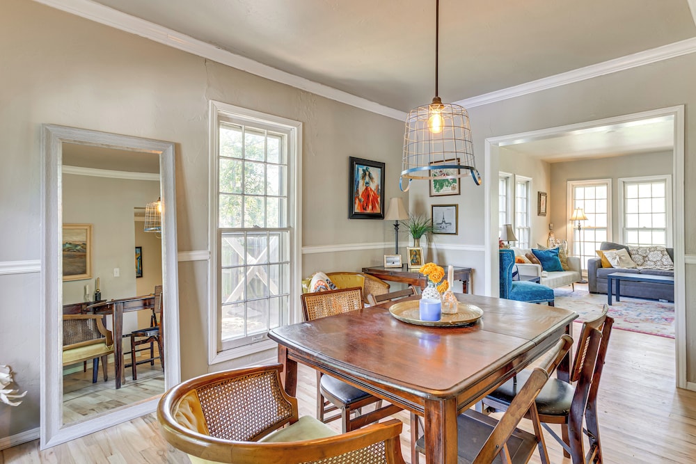 3 Mi to Dtwn Okc: Pet-friendly Paseo Gem!