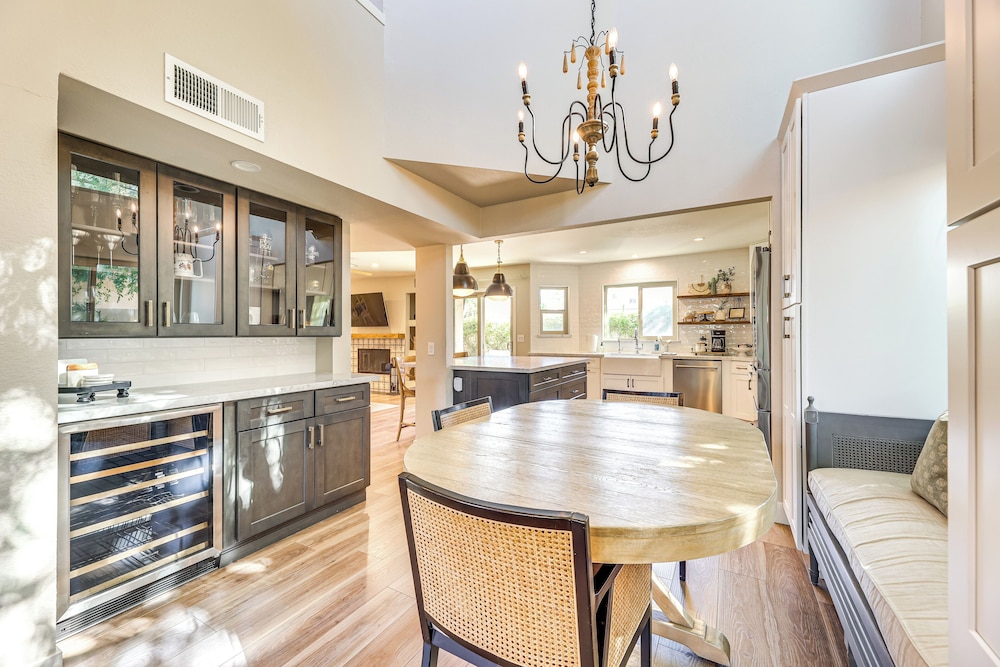 Val Vista Lakes Group Getaway: Lake & Pool Access!