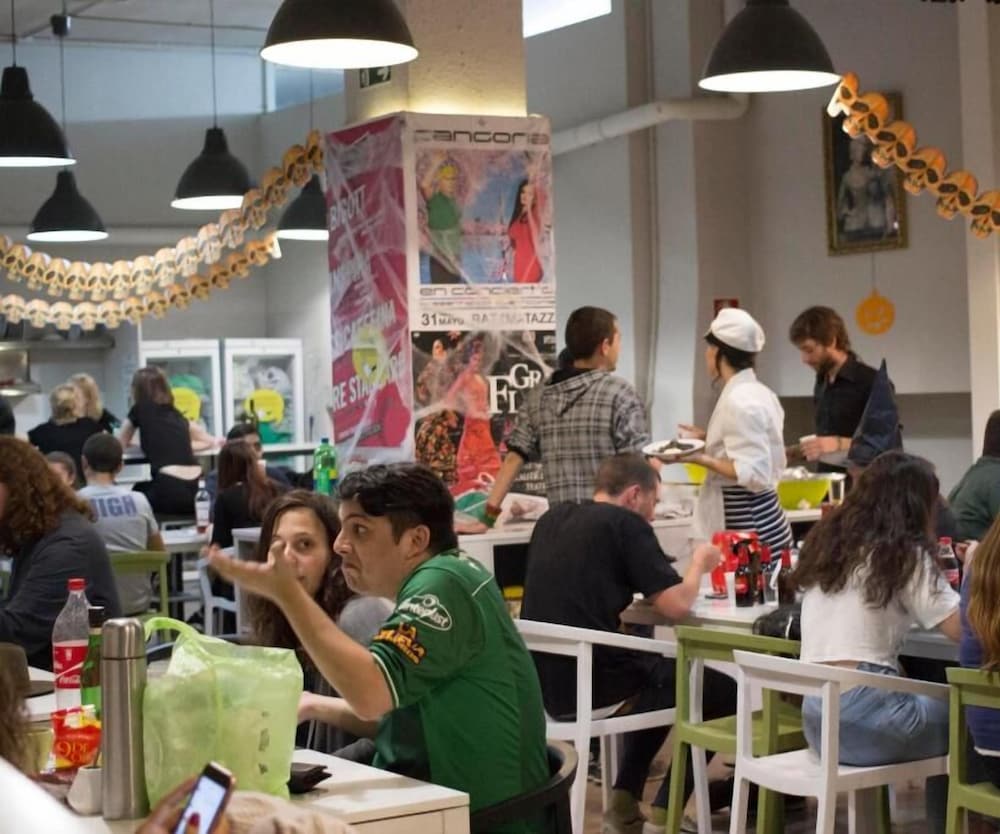 Hola Hostal Eixample - Hostel