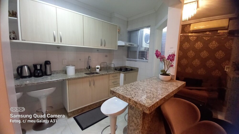 1 Bedroom Apart 500m From Beach in BC CEV1206