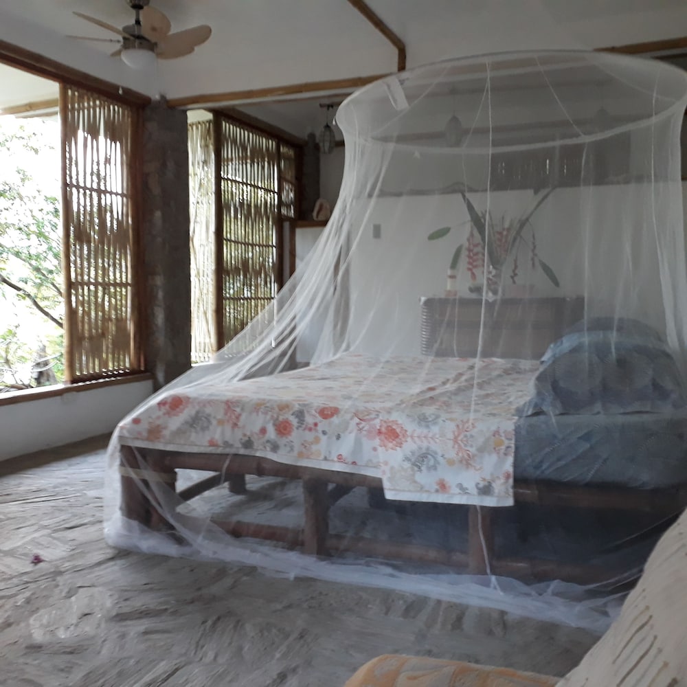 Bahay Isla Sanctuario