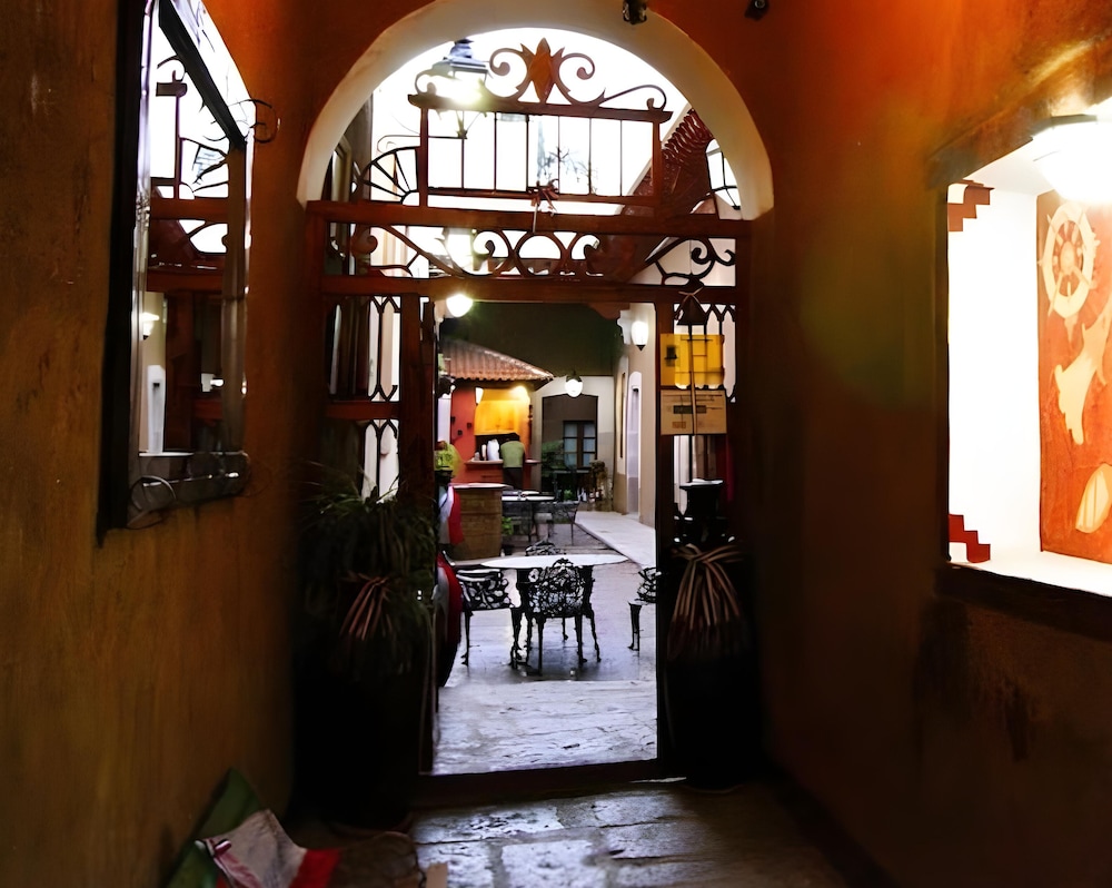 Hotel del callejon Morelia - Property Image 1