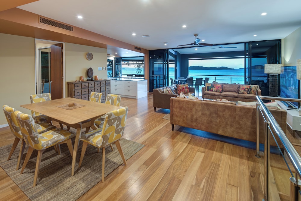 Edge 18 Waterfront Luxury