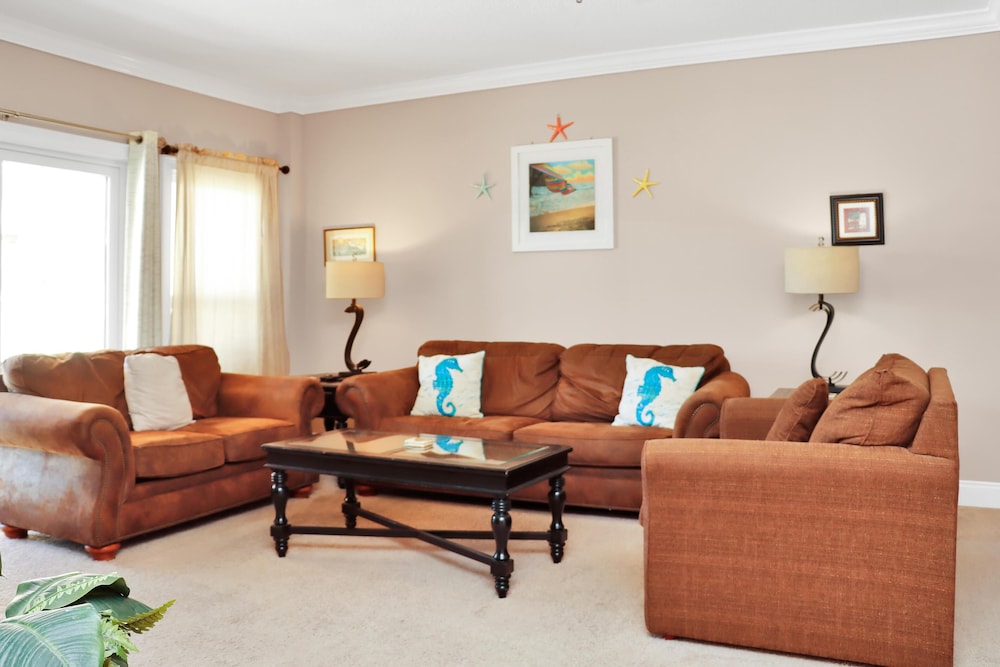 Paradise Shores 105