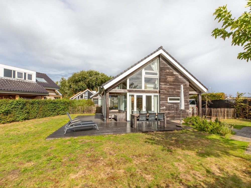 Enjoy Luxury and Comfort in Holiday Villa Kavel 10