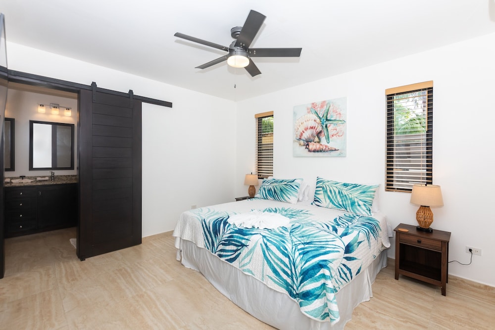 Seahorse Escape-5 bedroom 5 Condo