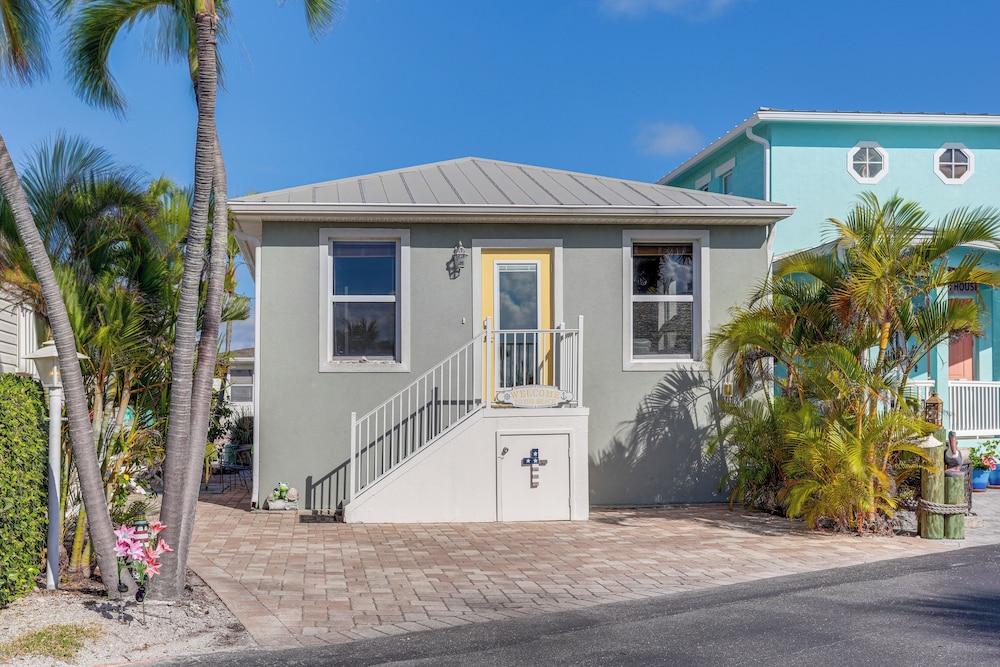 South Hutchinson Island Cottage w/ Beach Access! view 2