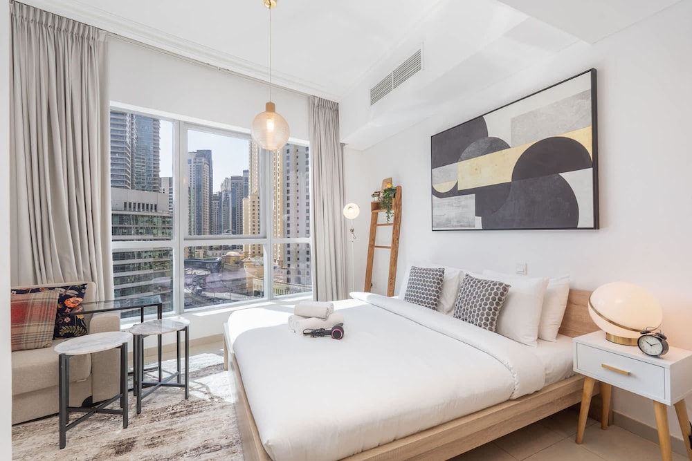 Chic Marina-view Studio in Bay Central Marina