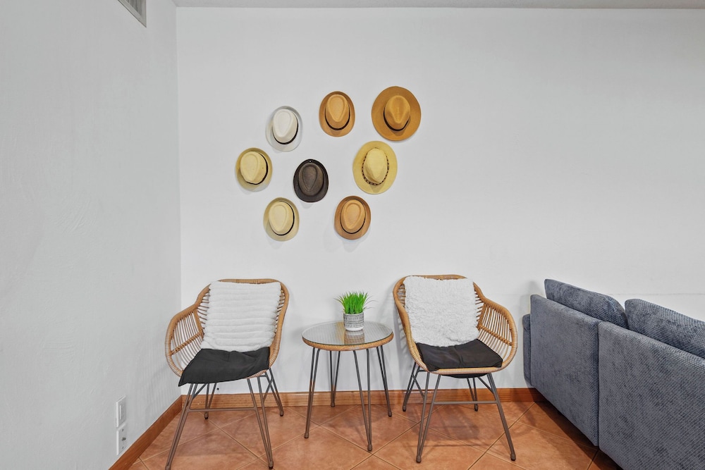 Luxe 2BR Escape Fort Lauderdale