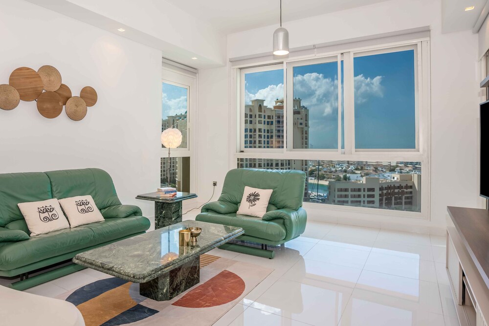 Spacious 2BR Marina Residence 4