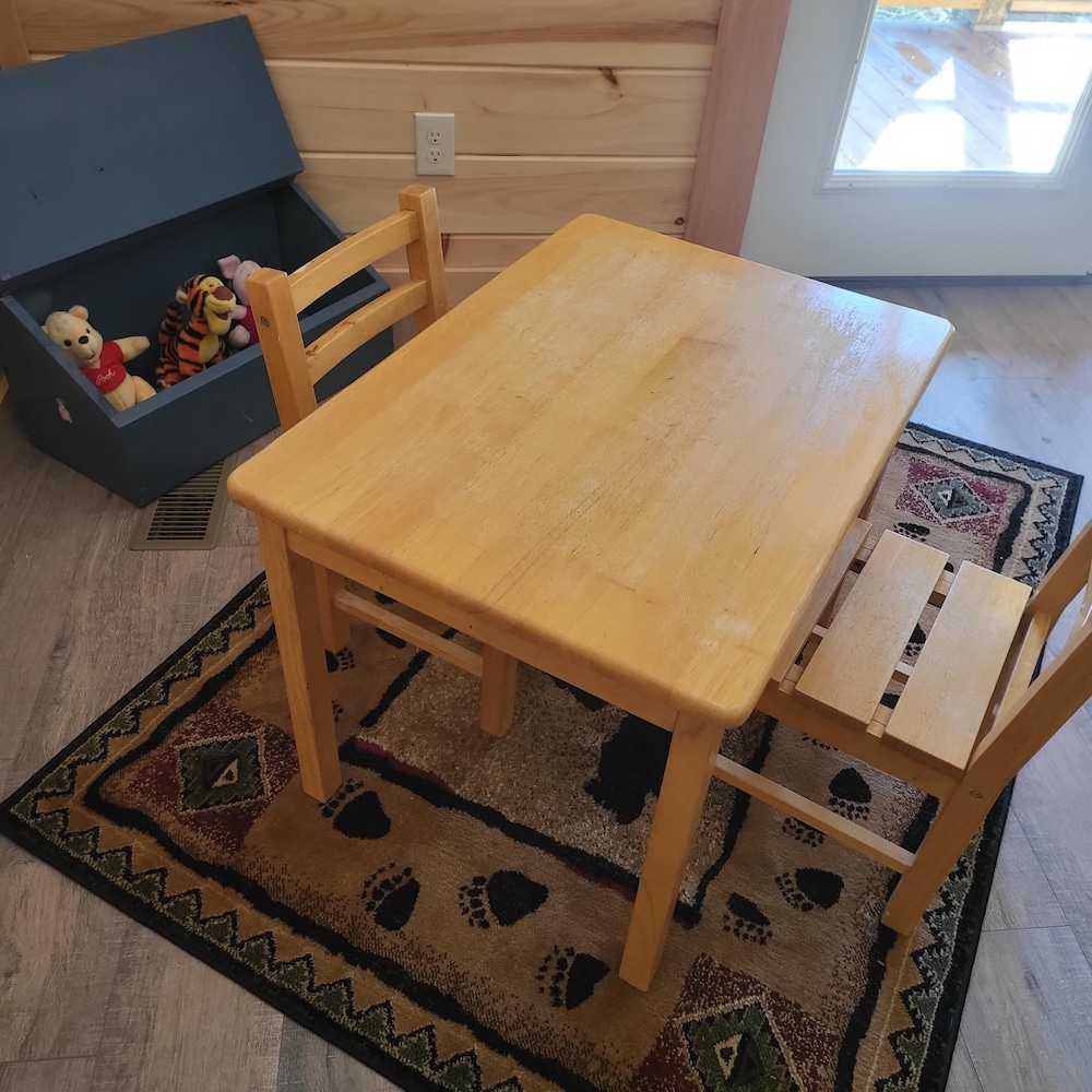 211 Misty Mountain Getaway 4 Bedroom Cabin